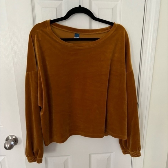 SOLD 2 piece Old Navy velour crop sweater jogger mustard set pockets XL XXL - Picture 3 of 9